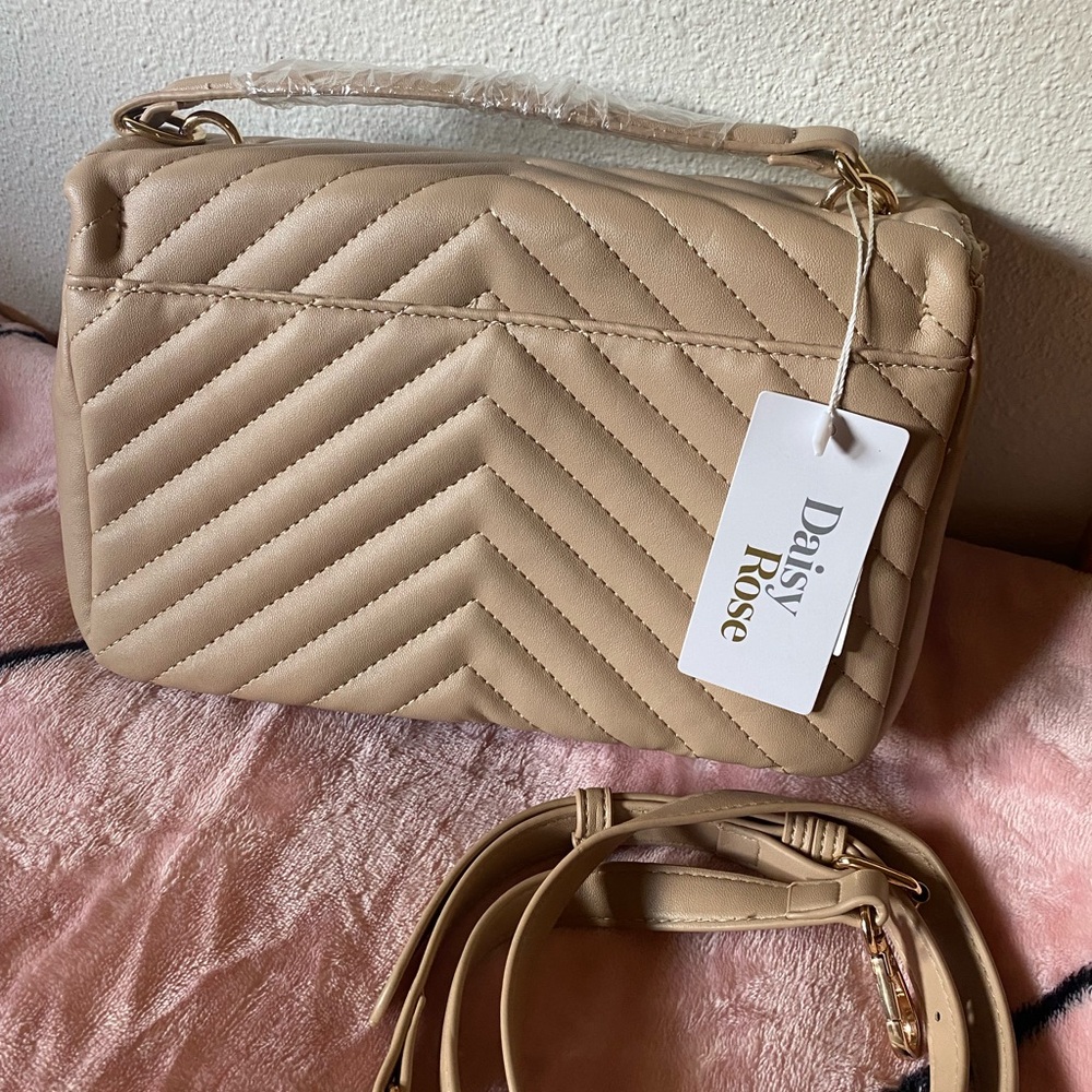 NWT beige Daisy Rose chevron flap top-handle/crossbody bag - Picture 7 of 11